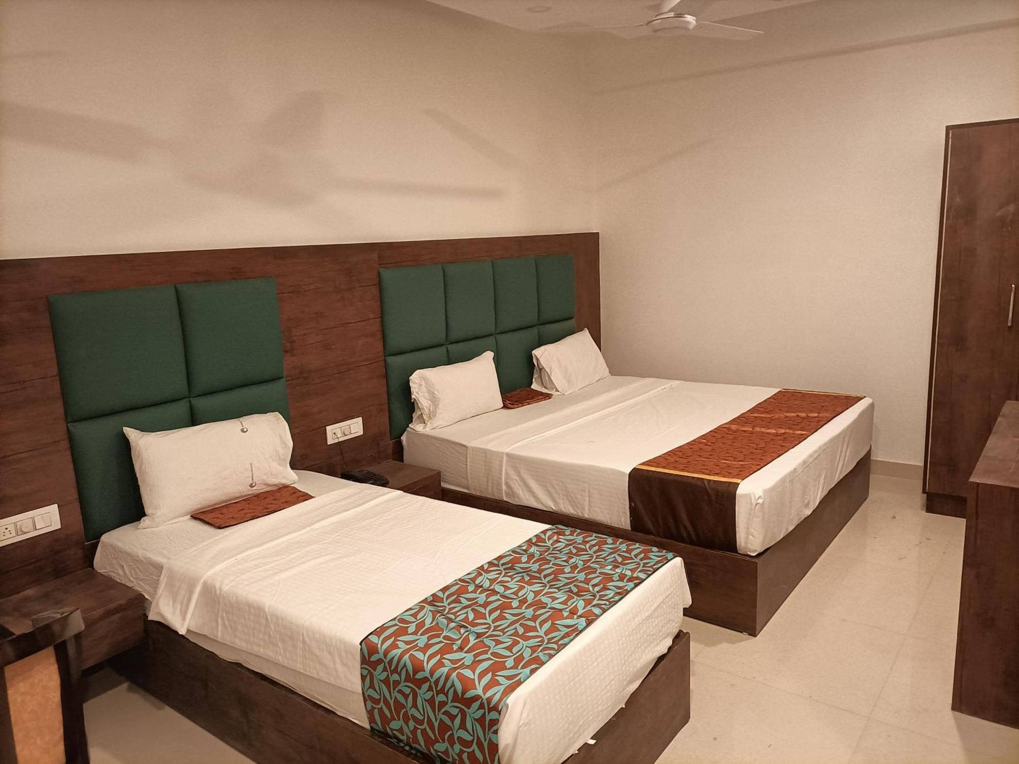 Hotel Vista Premium Tark A Family Hotel Near Igi Airport Delhi Yeni Delhi Dış mekan fotoğraf